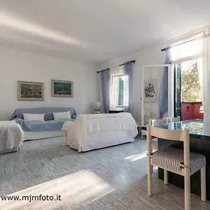 Outstanding Sea Landscape Apartment Framura